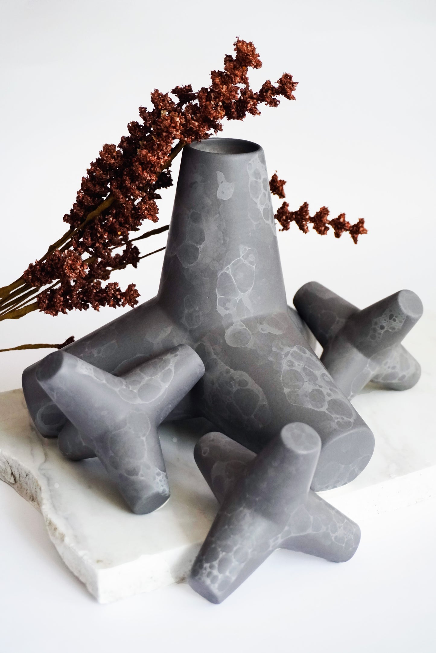 Porcelain Tetrapod Grey Matte & Bubbles - ZLATNAporcelain
