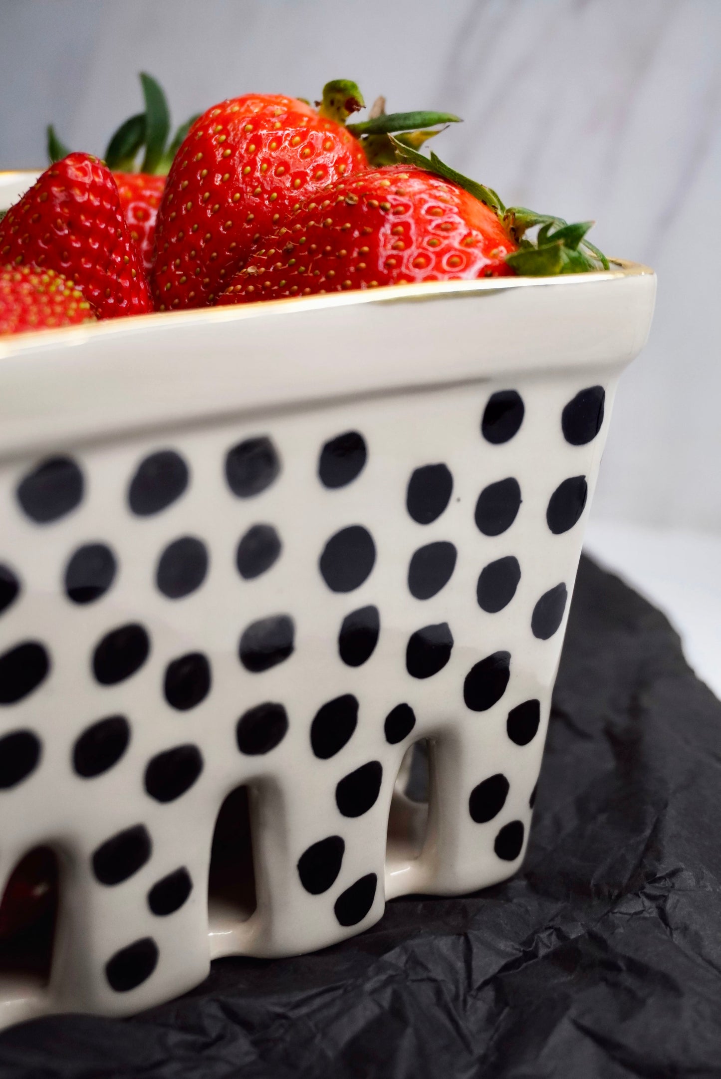 Porcelain Berry Basket Polka Dots - ZLATNAporcelain