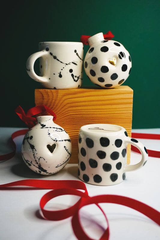 Porcelain 4 Pieces Christmas Gift Bundle Dots & Splashes