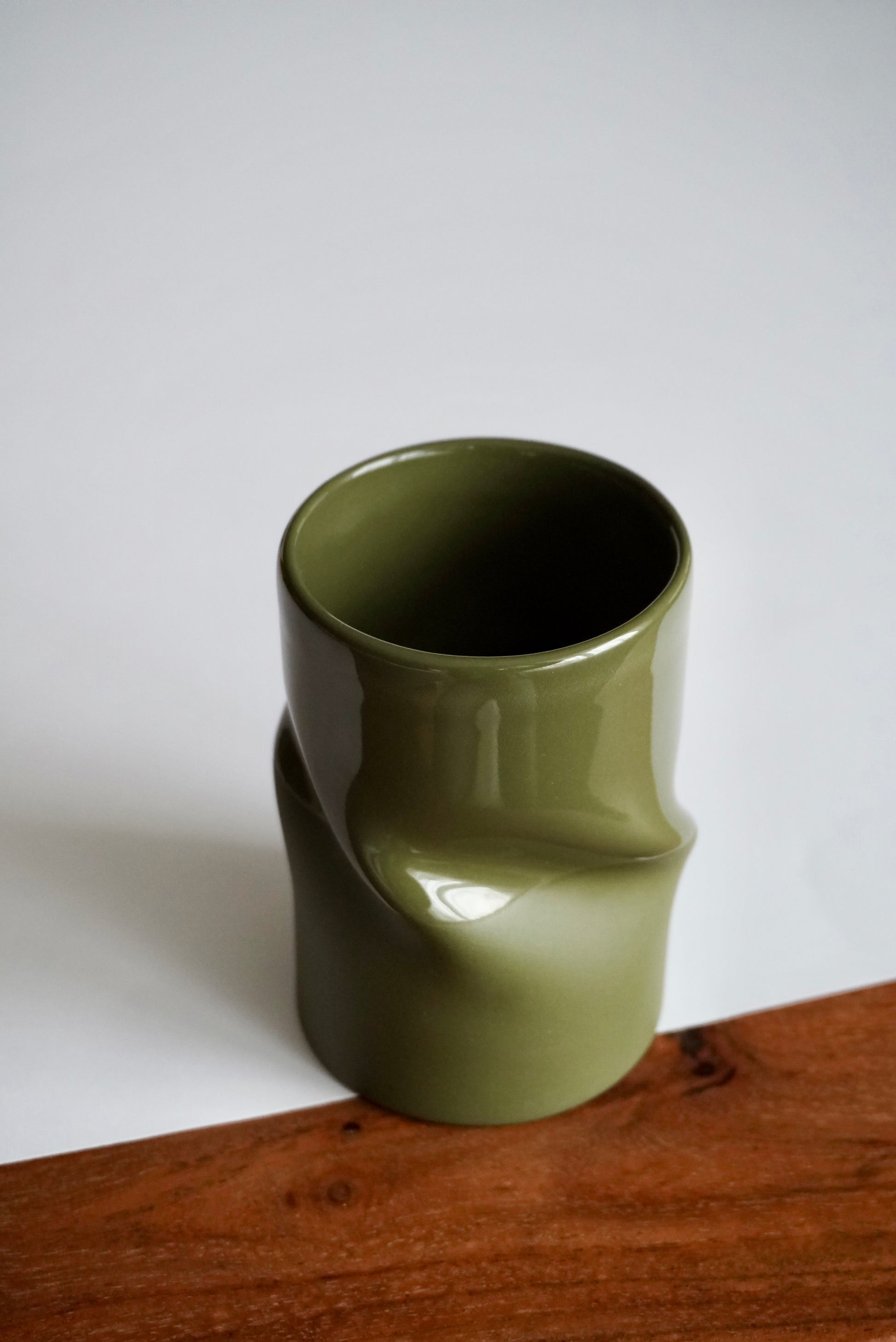 Porcelain cup KHAKI GREEN - ZLATNAporcelain