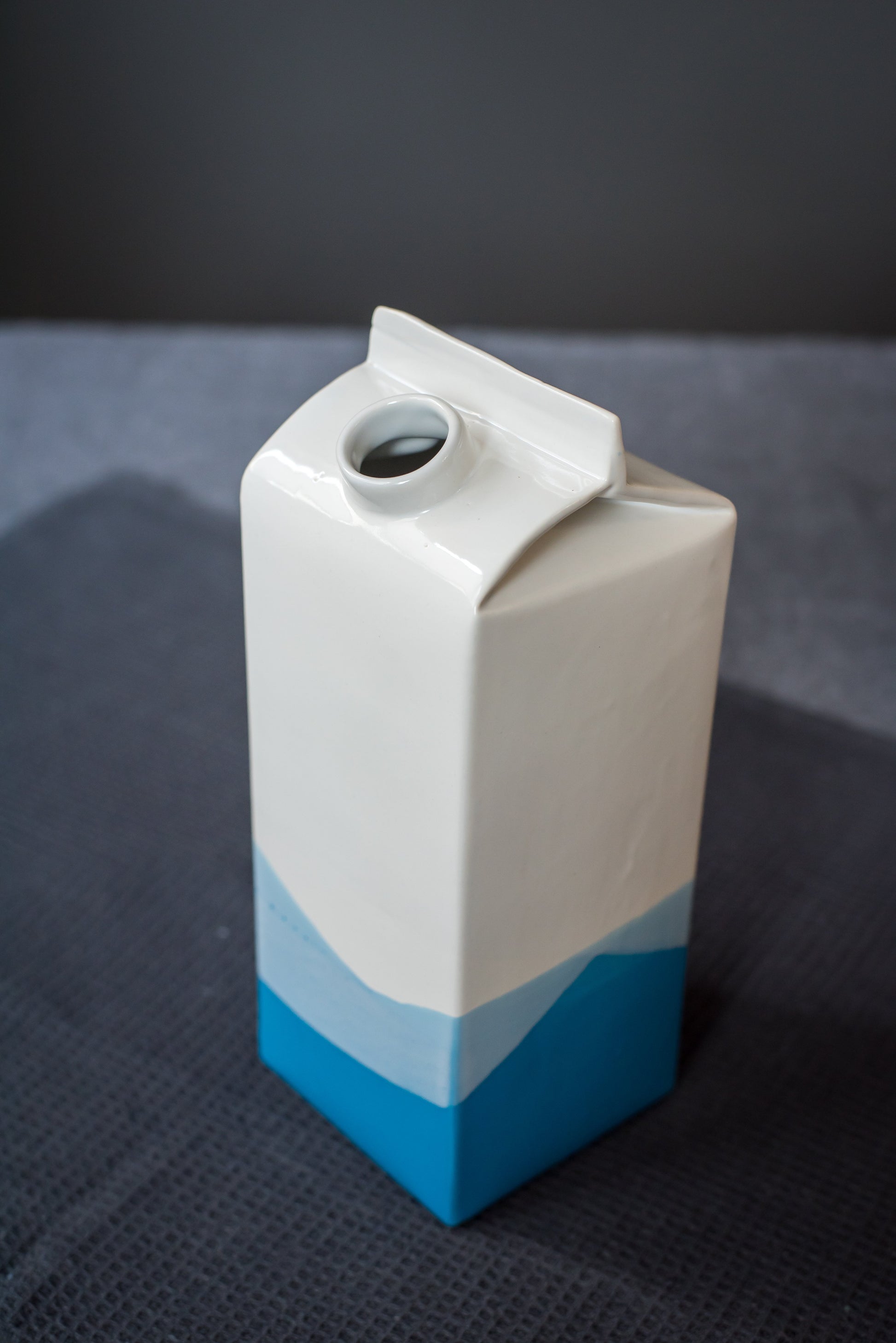 Porcelain ombre milk box/vase - ZLATNAporcelain