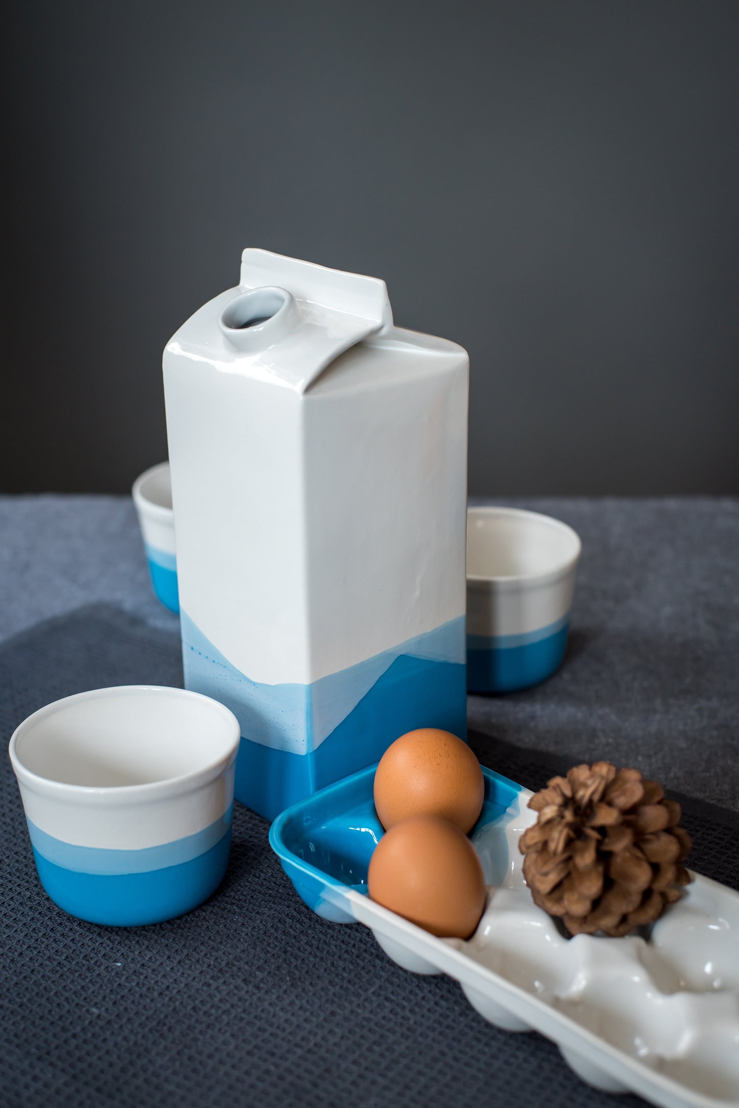 Porcelain ombre milk box/vase - ZLATNAporcelain