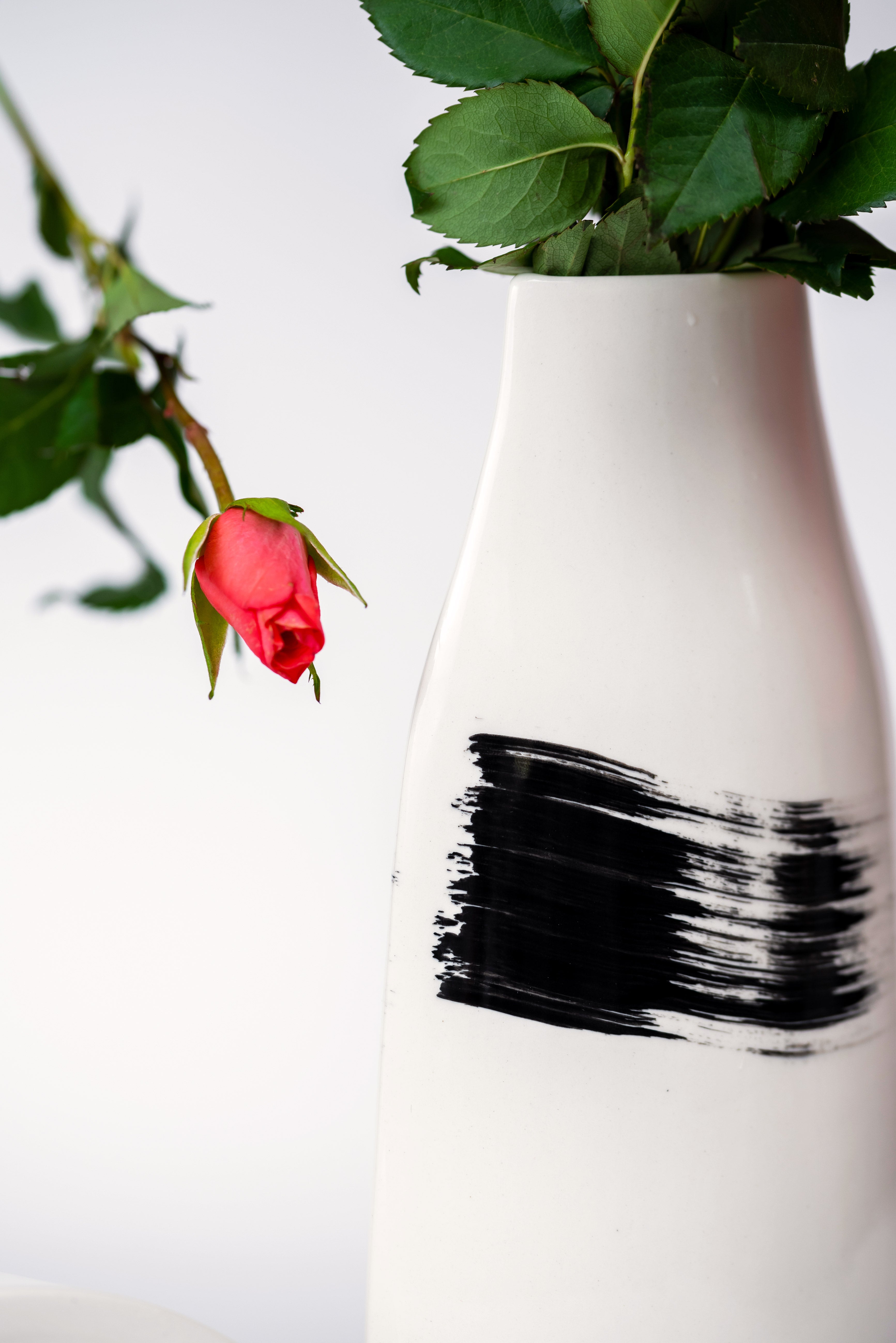 Porcelain vase TCHERGA - ZLATNAporcelain
