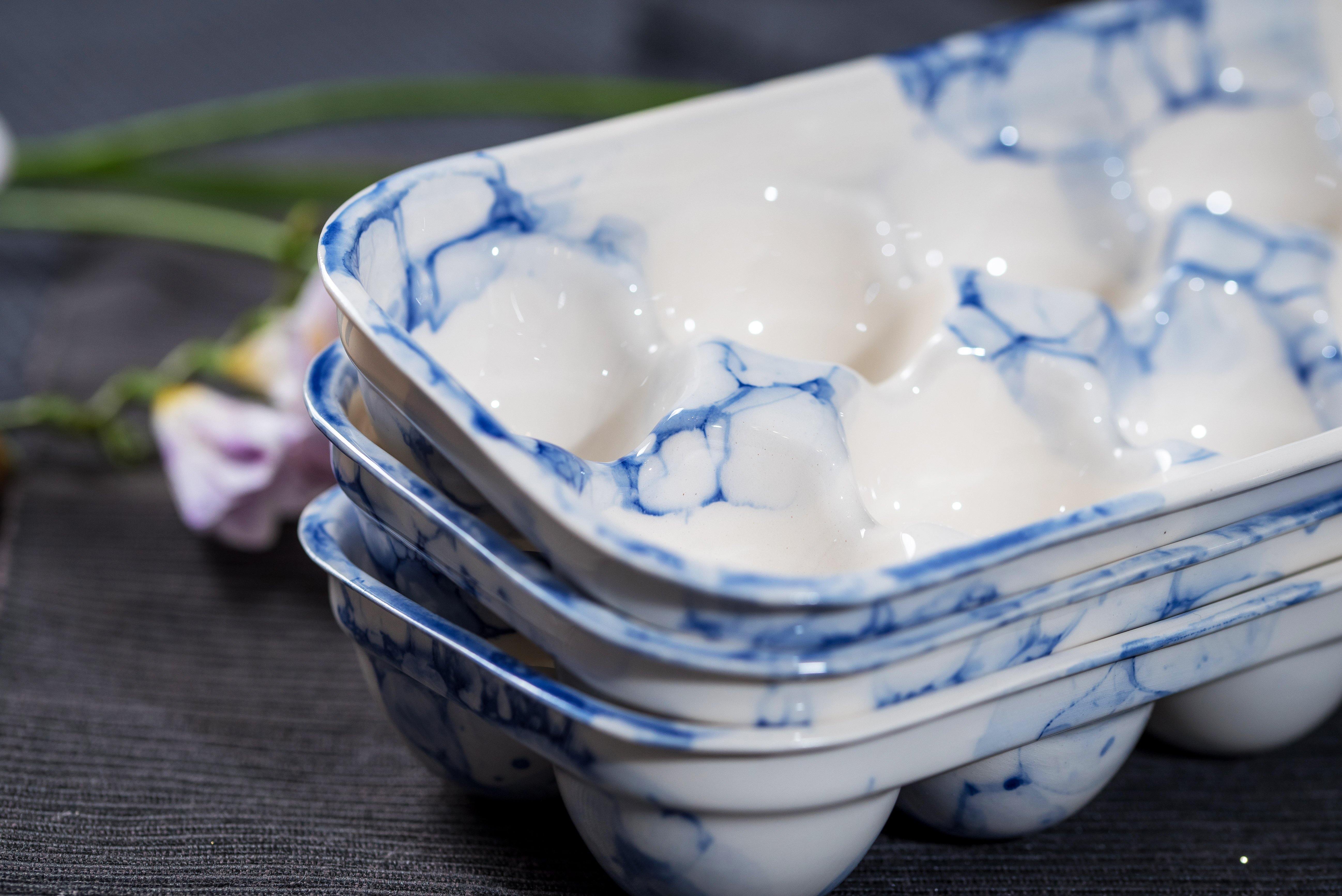 Porcelain egg holder - white with blue bubbles /10 eggs/ - ZLATNAporcelain
