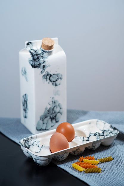 Porcelain egg crate for 10 eggs - white with black bubbles - ZLATNAporcelain