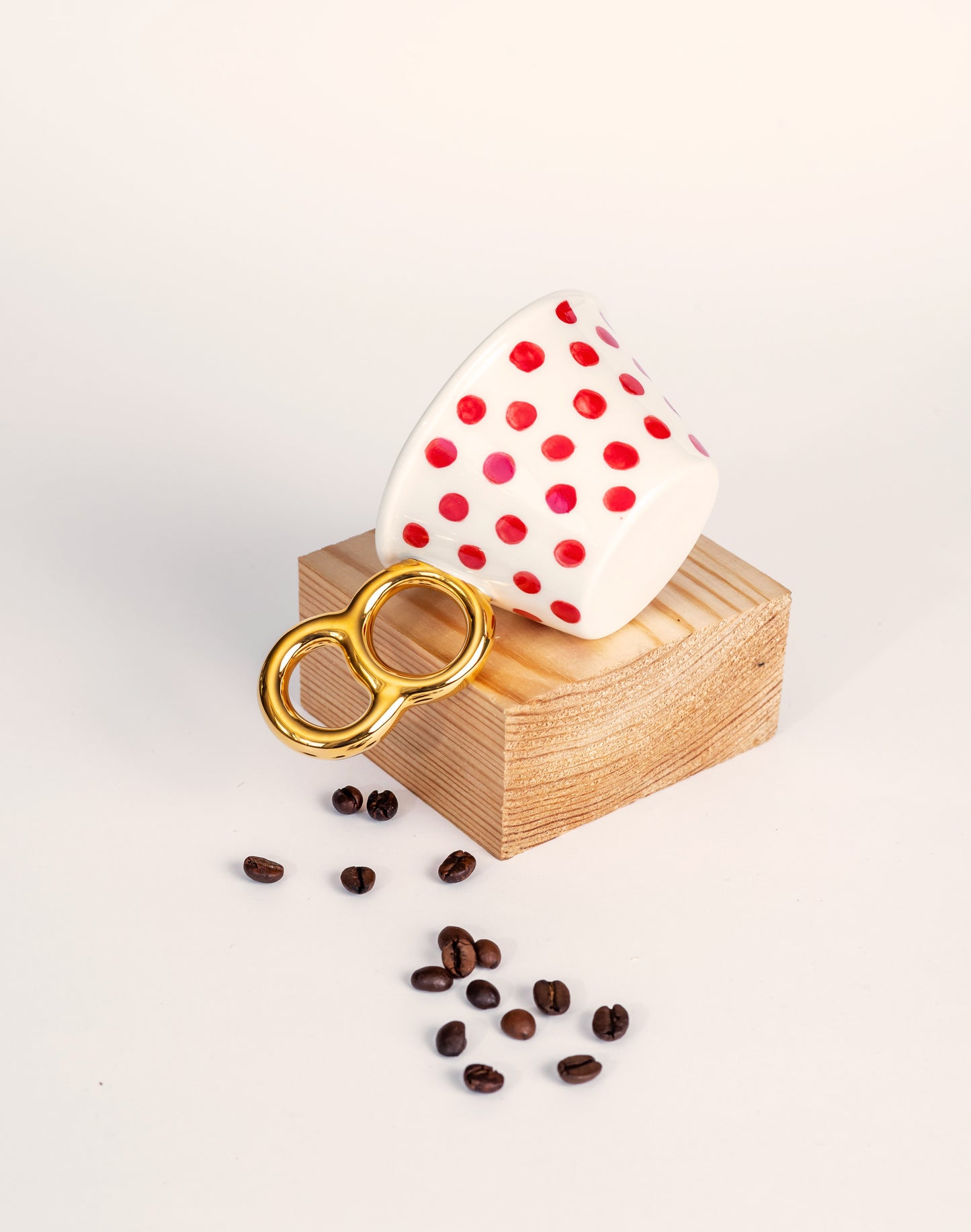 Porcelain mug RED POLKA DOTS - ZLATNAporcelain